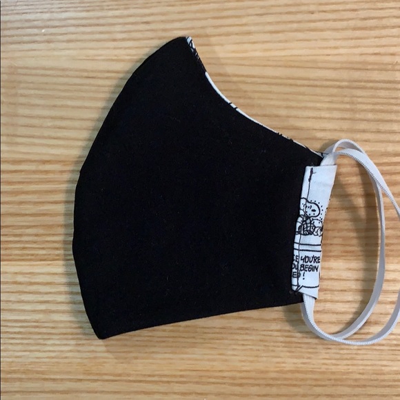 🌈 Adult Woman’s Peanuts Comic Face Mask 🌈 - Picture 7 of 7